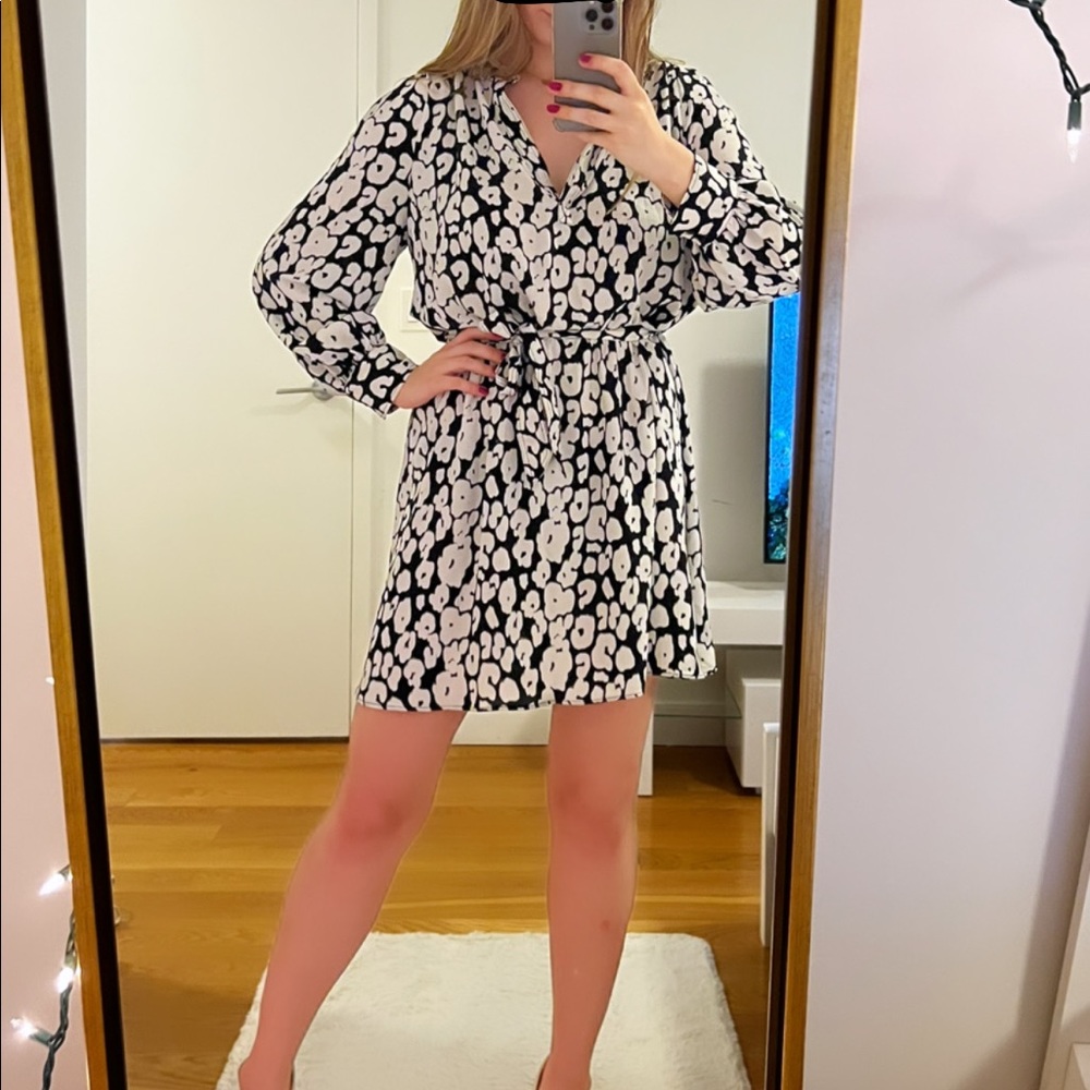 Amazing dress for summer walks.
